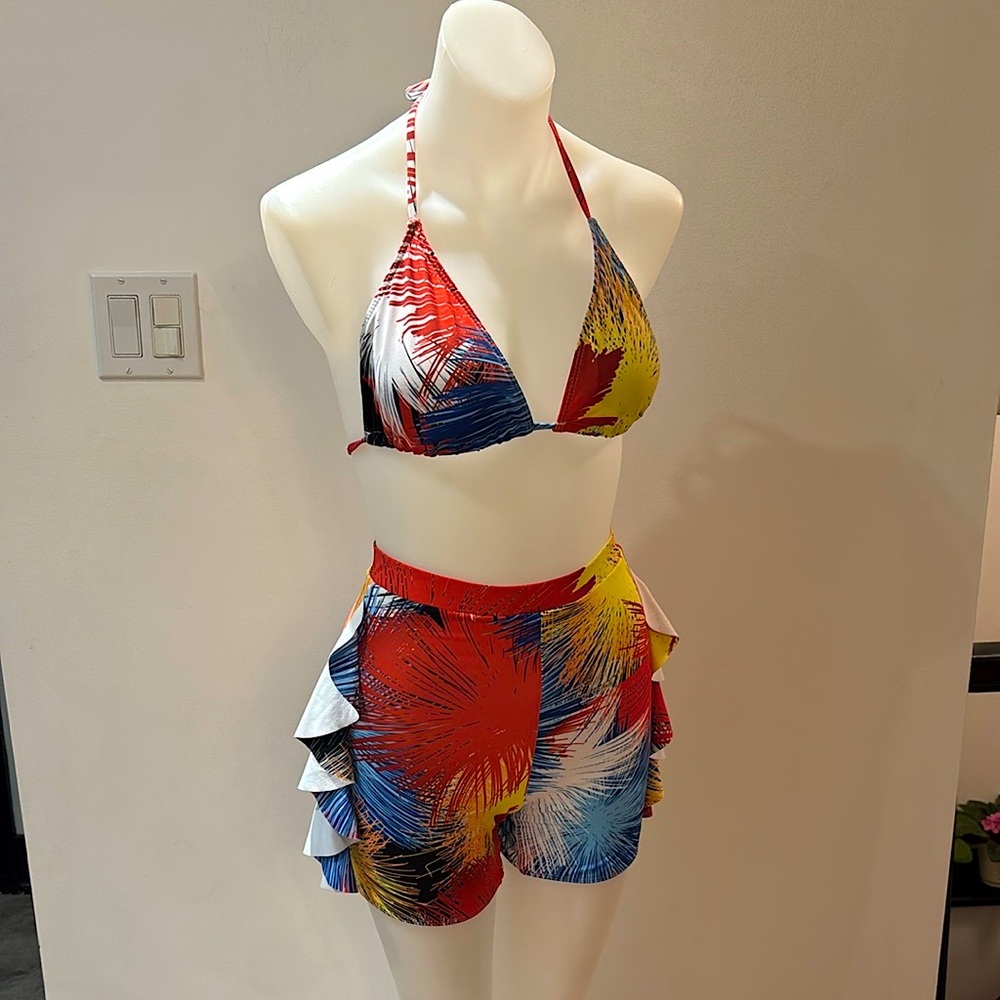 NWOT Tropical High Waist Ruffle Shorts Bikini Set